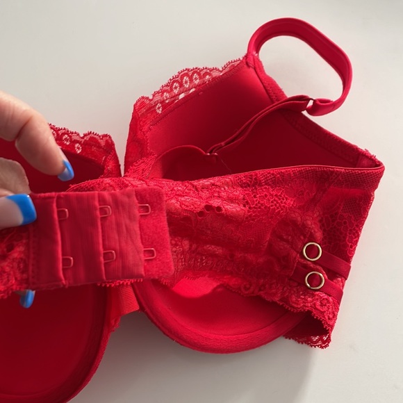 (2/$30) 36C La Senza So Free Full Coverage Red bra w/ goldside hardware - Picture 8 of 8